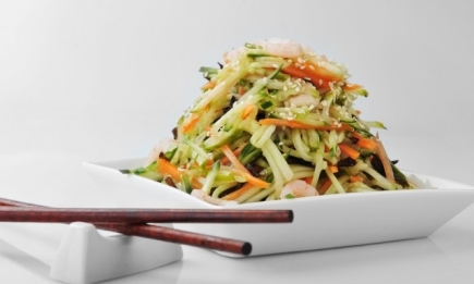 Все буде смачно 08.10.2015: салат из пекинской капусты с креветками