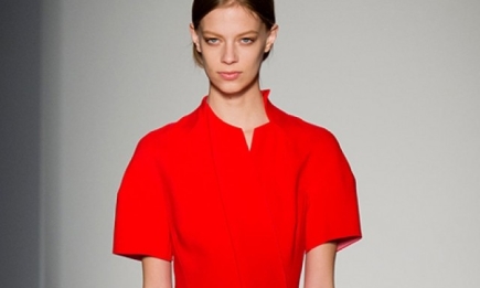 Красное платье Victoria Beckham