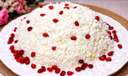 Найніжніший зимовий салат: змішуємо картоплю з курячим філе (РЕЦЕПТ)