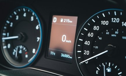 Бак пустеет слишком быстро? 10 ошибок водителей, незаметно "съедающих" ваше горючее