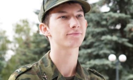 "Кадет" Сырников в 19 лет стал папой. ФОТО