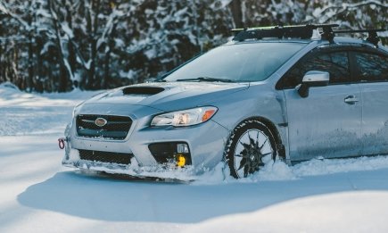 Широкая или узкая: какие зимние шины действительно лучше держат дорогу