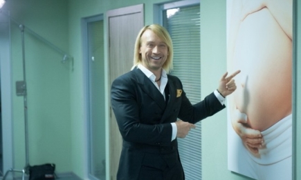 Олег Винник появился на съемках шоу "Женский доктор" и согласился принять роды