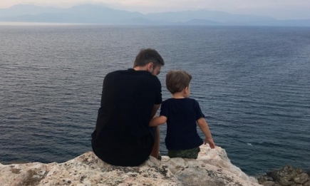 Как отдыхают звезды: Дмитрий Шепелев проводит время с сыном Платоном у моря