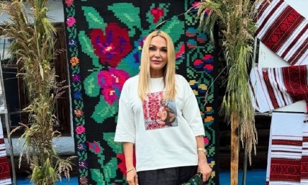 58-летняя Сумская поражает стройностью: фото актрисы в купальнике