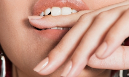 "Алмазные губы": простая техника для максимального сияния