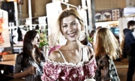 Украинские звезды покупают одежду на рынке. ФОТО