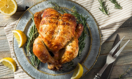 Один бесплатный ингредиент поможет приготовить невероятно сочную курицу: хитрый лайфхак