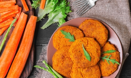 Простой рецепт морковных котлет, которые готовятся за 15 минут