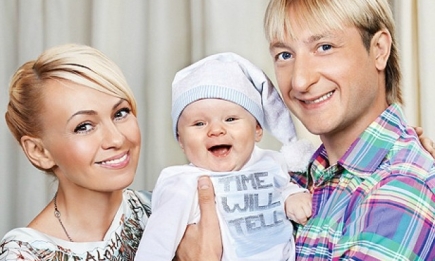 Рудковская, Плющенко и их сын Саша снялись в семейной фотосессии
