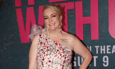 46-летняя писательница Коллин Гувер призналась, что одолела рак