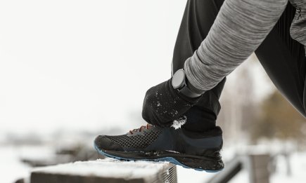 Что положить в ботинок, чтобы ноги были в тепле даже при -20°C: экономный лайфхак