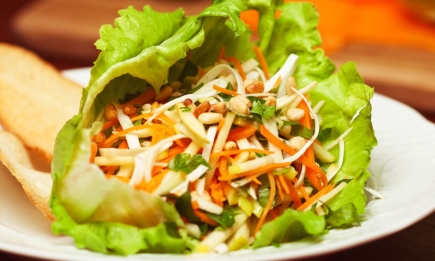 Не салат, а находка: яркий и сочный перекус из простых продуктов (РЕЦЕПТ)