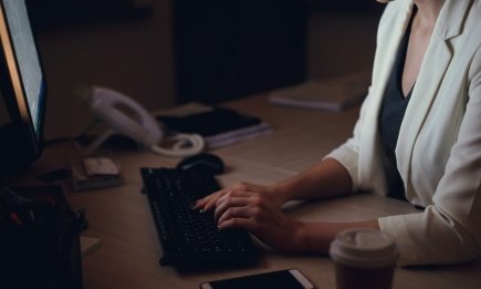 Что считается сверхурочной работой, а что нет – объясняем просто