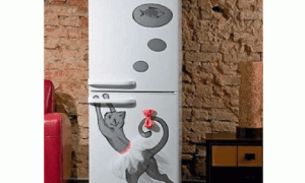 Модная кухня: как украсить холодильник?