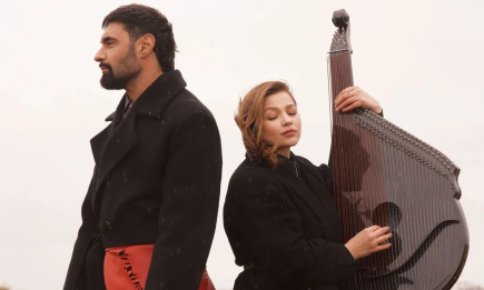 "Було смертельно небезпечно": Козловський і Круть заспівали на розмінованому полі (ВІДЕО)