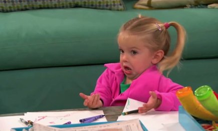 Девочка из популярного мема выросла! Как теперь выглядит "Крошка Чарли" (ФОТО)