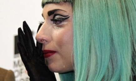 Леди Гага заплакала, говоря о Японии. ФОТО