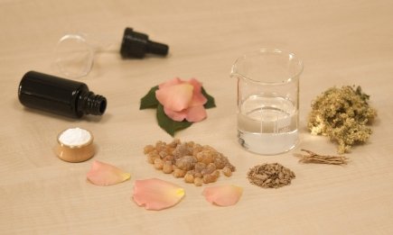 Що таке ноти парфумів — які вони, як їх відчути, і коли з’являється шлейф