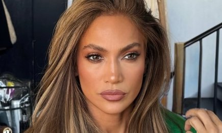 Вышла за контур: Джей Ло показала, как быстро увеличить губы карандашом (ФОТО)