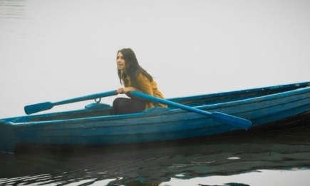 Новый мистический клип Джамалы «Иные»: для съемок видео певица сама переплыла озеро 10 раз