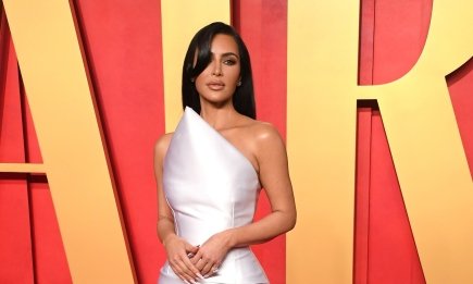 Смелость или безумие? Ким Кардашьян пришла на гала-вечер "без лица" (ВИДЕО)