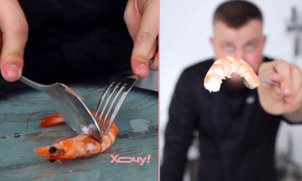 Крутой трюк для чистки креветок: все, что нужно – ложка и вилка (ВИДЕО)