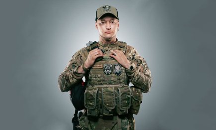 Лидер "Бумбокса" Андрей Хливнюк разнес систему государственных наград: "Я не прочь избавиться от своего заслуженного"