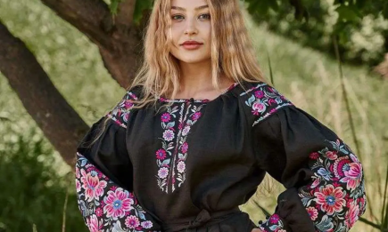 Ексклюзивні вишиті сукні в українському стилі: які варіанти обрати на випускний
