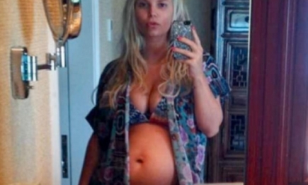 Самые популярные selfie беременных звезд