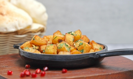 Хитрый лайфхак поможет пожарить картофель в считанные минуты: элементарный кулинарный трюк