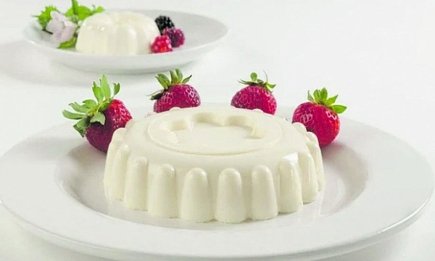 Ніжний зимовий десерт на Миколая: готувати всього 5 хвилин, навіть духовку вмикати не потрібно (РЕЦЕПТ)