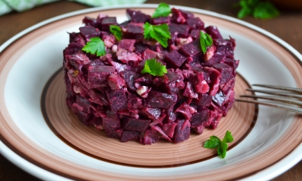 Ситний м’ясний салат в українському стилі: ця страва замінить вам всі обіди і вечері (РЕЦЕПТ)