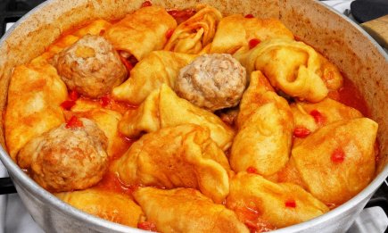 Вкуснее любых пельменей: ленивые рулетики с фаршем (РЕЦЕПТ)