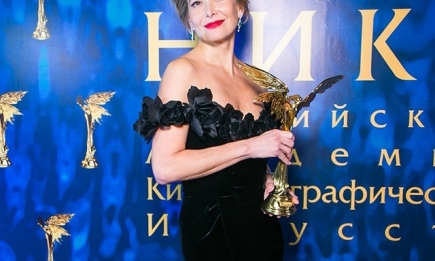 Премия "Ника-2017": победительница Юлия Высоцкая покорила всех откровенным нарядом (ФОТО)
