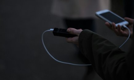 "Наскрізна зарядка" в павербанку: що це і чому вона потрібна в блекаут