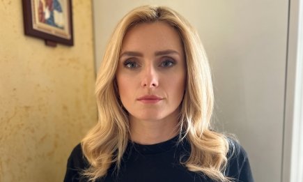 "Вчуся жити далі": Федишин уперше після втрати доньки показалася з синами в лікарняній палаті (ФОТО)