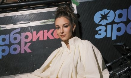 Присоединится к Дантесу: SWEET.TV назвал имя второй ведущей обновленной "Фабрики звезд"