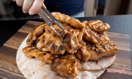 Секрет нежного и сочного мяса: рецепт особо удачного куриного шашлыка (ВИДЕО)