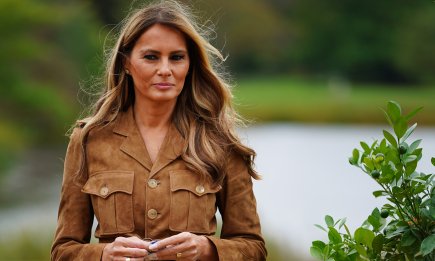 Желтое платье, шляпа и балетки: что хотела сказать Мелания Трамп своими скандальными нарядами в Британии (ФОТО)