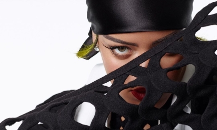 Рианна украсила обложку нового номера Vogue (ФОТО)