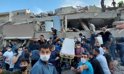 Землетрясение в Турции: 419 человек травмированы и 12 погибли (ФОТО+ВИДЕО)