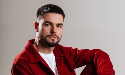 Ошибка, изменившая жизнь: известный украинский певец рассказал, почему вместо музыки пошёл учиться на юриста