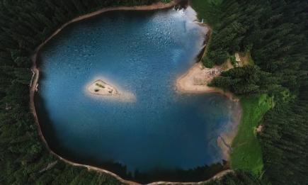 Новая форма "Морского глаза": озеро Синевир вышло из берегов (ФОТО, ВИДЕО)