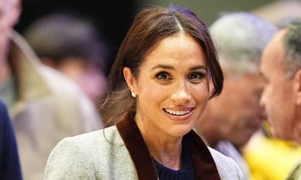 У стилі "тиха розкіш": Меган Маркл показалася у вишуканому светрі за 1 680 долара (ФОТО)