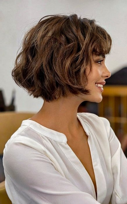 Какие стрижки выглядят стильно под головными уборами.