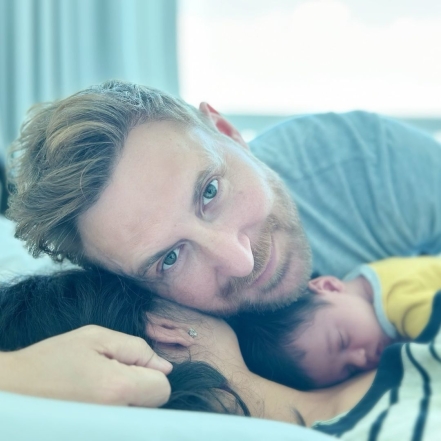 Дэвид Гетта с избранницей и новорожденным сыном
