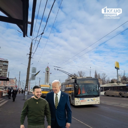 Сеть взорвалась мемами о визите Джо Байдена в Киев - фото №5
