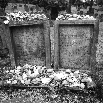 Не просто місця спочинку, а музеї під небом