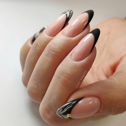 Черный френч сейчас в тренде: стильные идеи для ногтей с черными кончиками (ФОТО) - фото №2